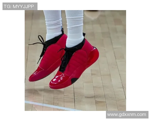 足球明星们的耐克袜子时尚潮流揭秘与穿搭技巧分享